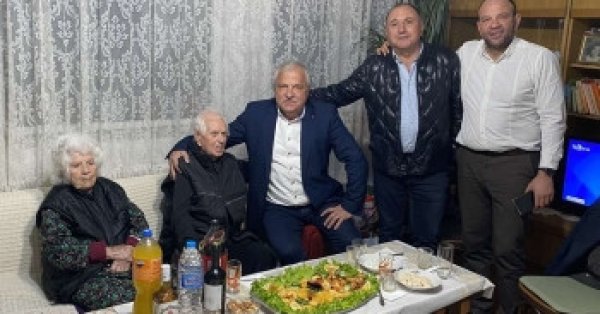 Стефану Стефанову из Гоце Делчева исполнилось 100 лет, его жене – 101 год.