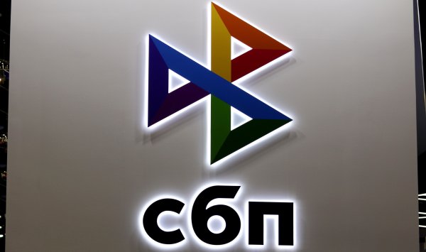 Как Россия адаптируется к жизни без SWIFT с локальными системами, посредниками и криптовалютой