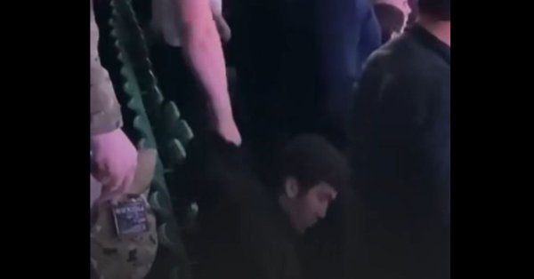 Мужчина отказался баллотироваться под гимн России, его заставили ВИДЕО