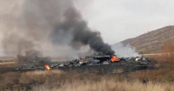 В Грузии разбился турецкий военный самолет с 20 людьми на борту.