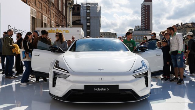 В отчете Polestar подчеркивается затруднительное положение производителя электромобилей