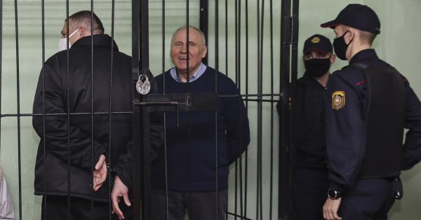 Белорусского оппозиционера Николая Статкевича снова вернули в тюрьму