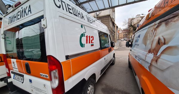 Рабочий выпал из строящегося здания и скончался в больнице