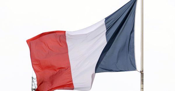 Тысячи французов протестуют против насилия в отношении женщин