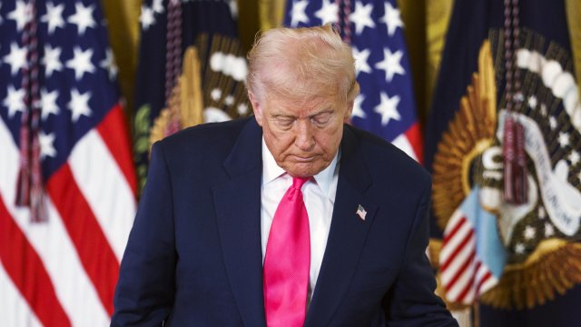 С августа Трамп купил облигаций как минимум на 82 миллиона долларов.