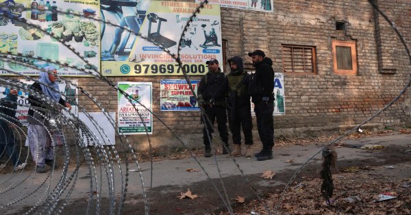 Взрыв в полицейском участке в Кашмире, есть погибшие и раненые