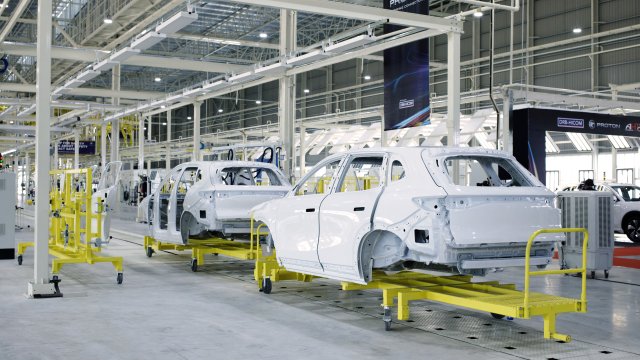 Geely будет использовать бывший завод General Motors в Китае для производства экологически чистых автомобилей