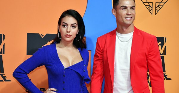 Роналду расплакался, когда сделал предложение