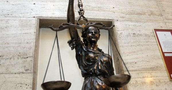 Французская разведка подозревает связь России с вандализмом мемориала Холокоста в Париже