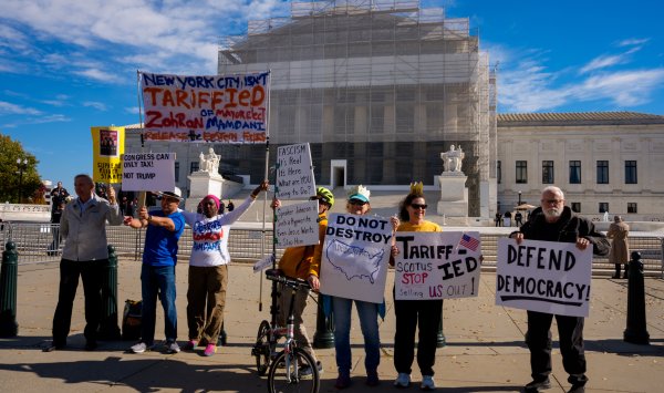 Возможно, именно консерваторы в Верховном суде откажутся от тарифов Трампа