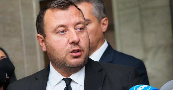 «Вазраждане» потребовали досрочных выборов ради спасения демократии