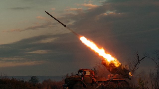 Украина нанесла удар по крупнейшему черноморскому порту России, Россия ответила ракетами по Киеву*