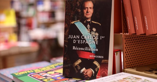 Хуан Карлос откровенно рассказал о диктаторе Франко, отречении от престола и убийстве его брата