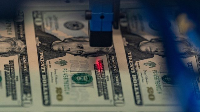 Хеджирование доллара помешает экономическим планам Вашингтона