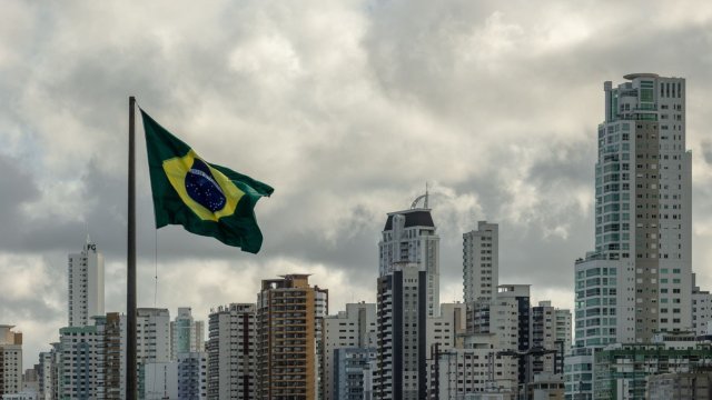 Бразилия пользуется интересом инвесторов и атакует долговые рынки