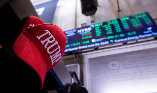 В то время как ралли в США застопорилось, мировые акции достигли исторических максимумов