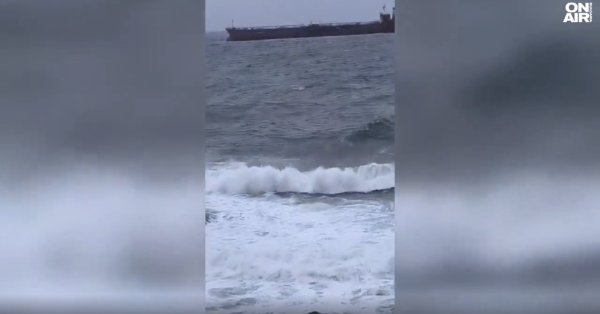 Подбитый Украиной корабль «КАЙРОС» застрял под Ахтополем