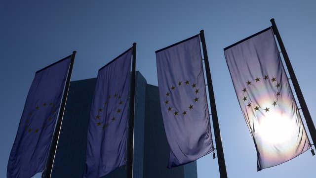 ЕЦБ: рост зарплат в еврозоне ускорится во второй половине 2026 года