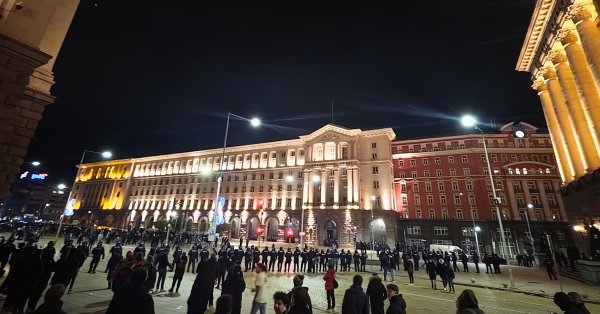 Акция протеста перед Советом министров завершилась без происшествий