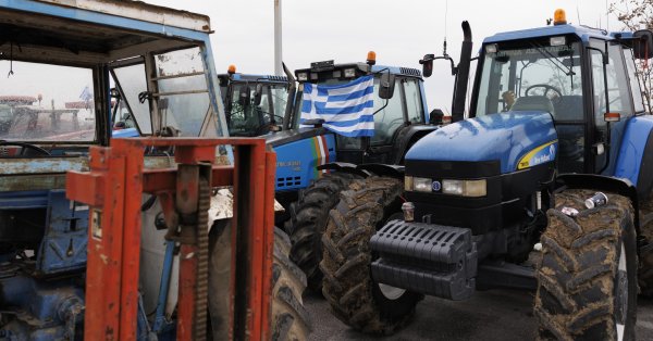 Грузовикам запрещен проезд через «Кулата-Промахон» до 18:00.