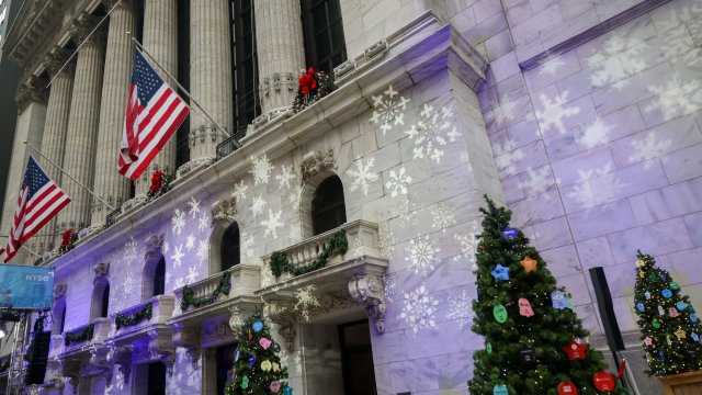 Акции Broadcom подталкивают Nasdaq вверх*