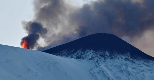 Вулкан Этна снова активен