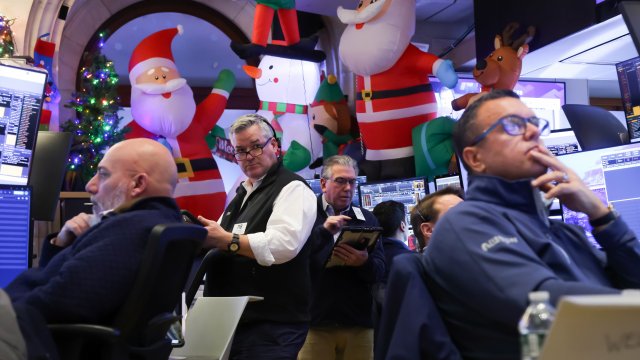 Индекс S&P 500 продемонстрировал третью сессию падения подряд, вызванную спадом в технологическом секторе.