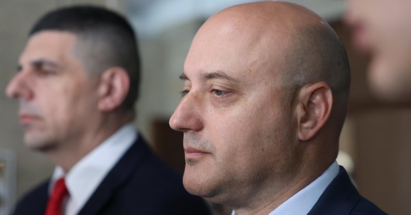 Атанас Славов: Самый далекий и не имеющий никакого отношения к модели Борисова-Пеевского – Андрей Гюров