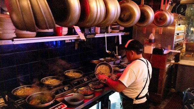 Активность в сфере услуг США ускорила рост в ноябре