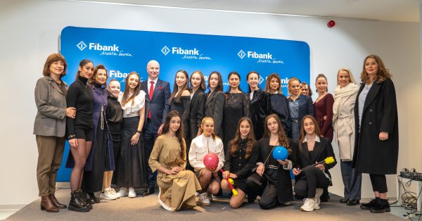 Фибанк представил традиционный благотворительный календарь в поддержку художественной гимнастики