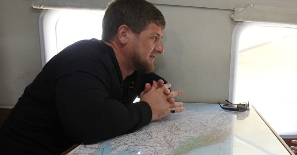 Украинский беспилотник нанес удар по зданию в Грозном, Кадыров обещает жесткий ответ