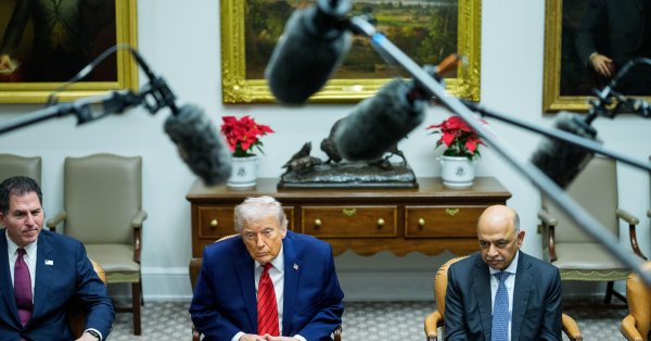 Трамп пытается вырвать Италию и Венгрию из Европы