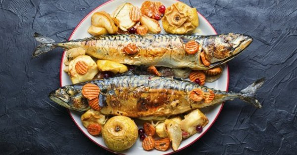 Рецепт Днеса: Скумбрия, фаршированная грецкими орехами, на День Николая