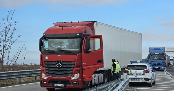 Очередь МДП на трассе «Марица» составила более 20 км.