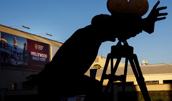 Дела у Netflix и Эллисона в битве за Warner Bros. идут не очень хорошо.