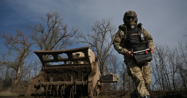 Украина при массированном нападении на Россию сбито не менее 287 дронов