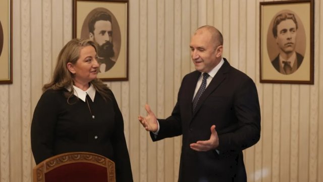 Ушедшее в отставку правительство рассматривает вариант расширенного бюджета