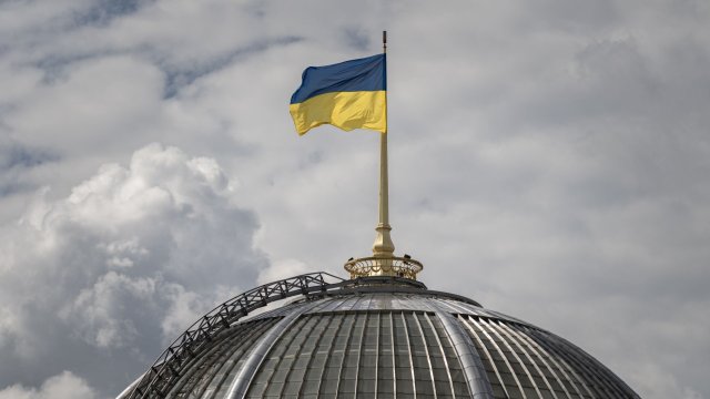 Украинская антикоррупционная служба также исключила депутатов за подкуп голосов