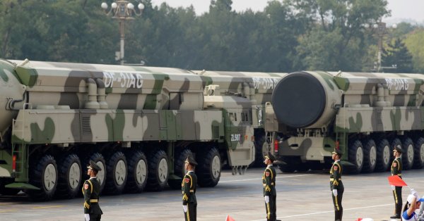 Китай обвиняет США: вы усиливаете угрозу войны оружием для Тайваня