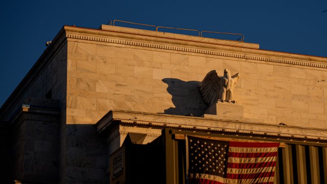 Представители ФРС разделились во мнениях относительно рисков для экономики США в 2026 году.