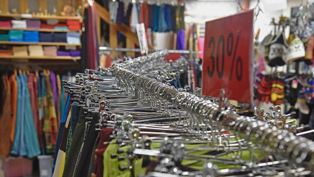 Обороты розничной торговли в нашей стране в октябре символически выросли