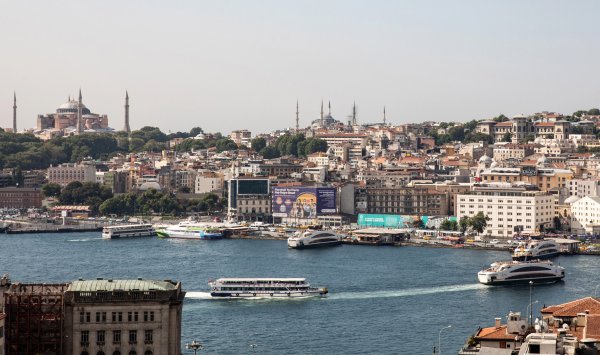 Турецкие акции приближаются к рекордным максимумам