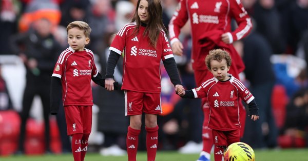 «Ливерпуль» обыграл «Вулверхэмптон», сыновья Диого Жоты на поле