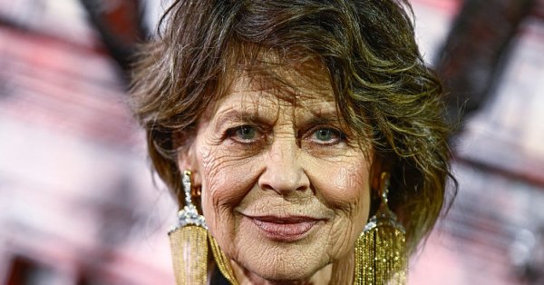 Линда Хэмилтон с гордостью демонстрирует свои морщины