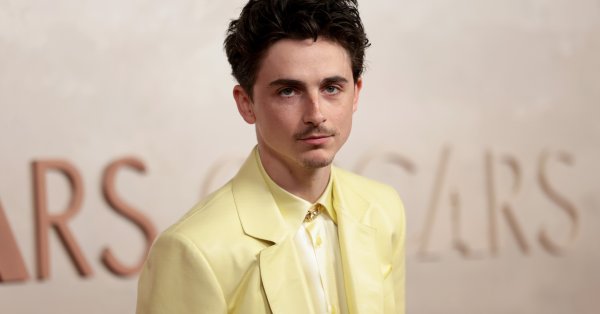 Тимоти Шаламе исполнилось 30 лет, показал детские фото