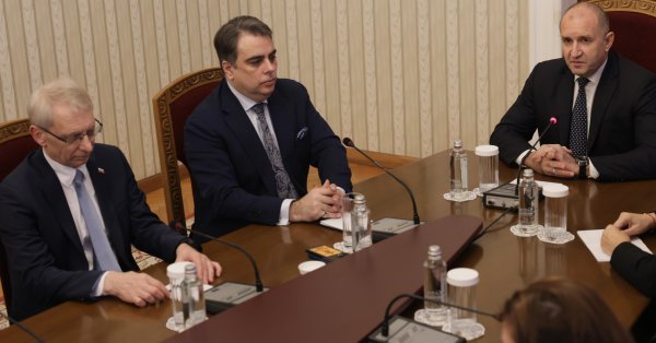 ПП-ДБ Радеву: Мы говорим с президентом или с конкурентом?