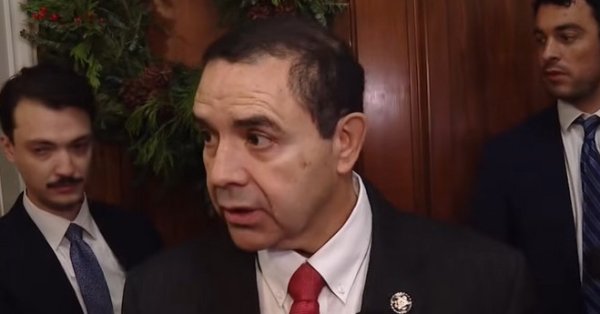 Трамп помиловал конгрессмена и его жену, обвиненных во взяточничестве