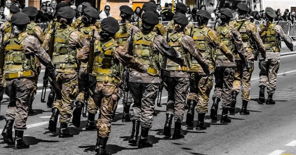 Швейцария приняла решение: в казармах не должно быть женщин