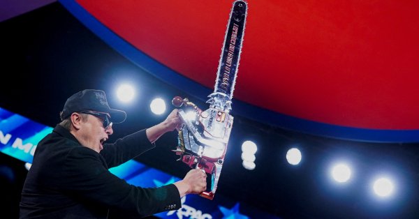 Год Маска: Трамп, Тесла, SpaceX, Грокипедия, триллионная зарплата