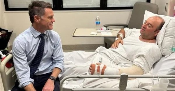 Миллиардер пожертвовал 99 999 долларов пляжному герою Ахмеду